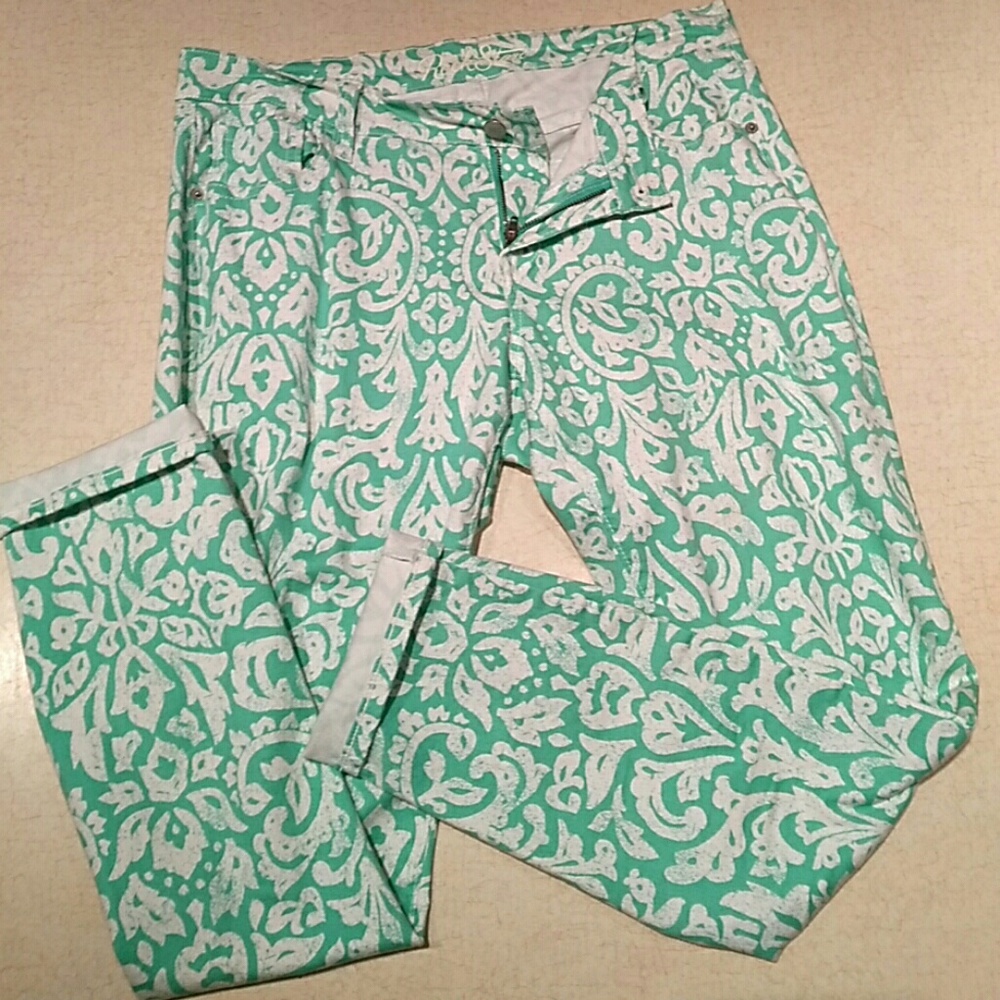 Green and white stretchy skinny jeans
